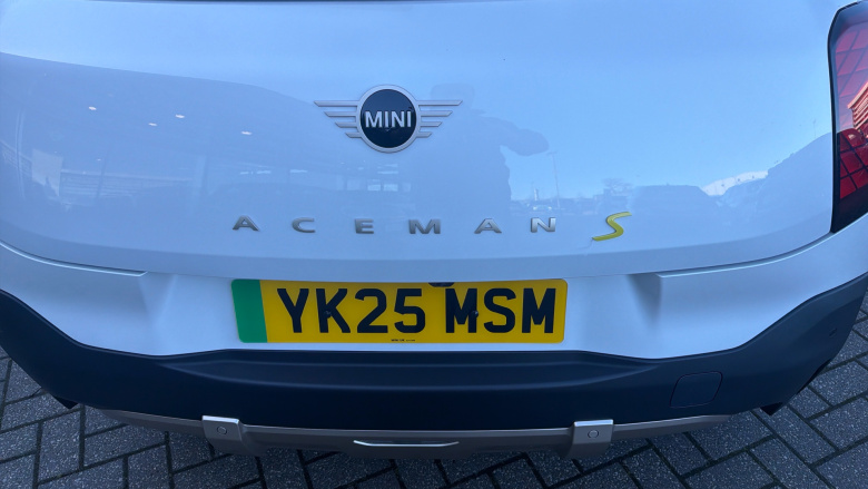 MINI Aceman 160kW SE Classic 54kWh 5dr Auto Electric Hatchback